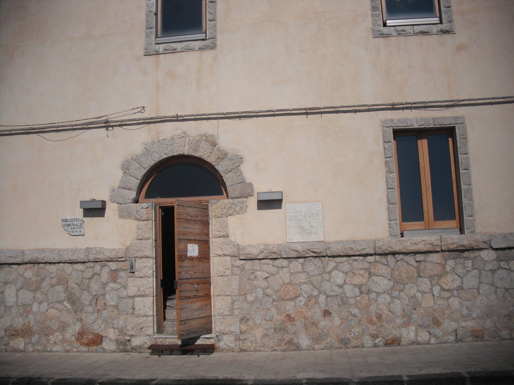 Francesco Durante's memorial tablet, Palazzo della Cultura, Letojanni - 01.JPG